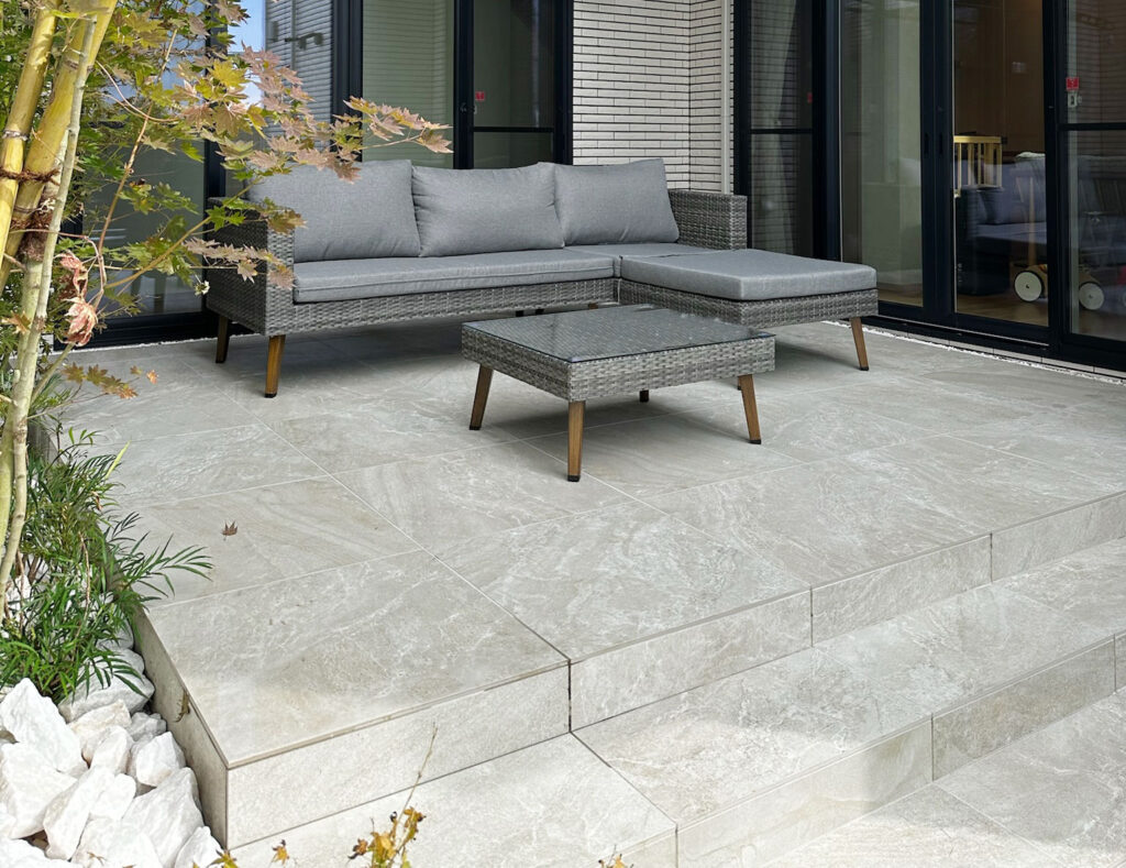 ピエトレディミストタイルデッキ